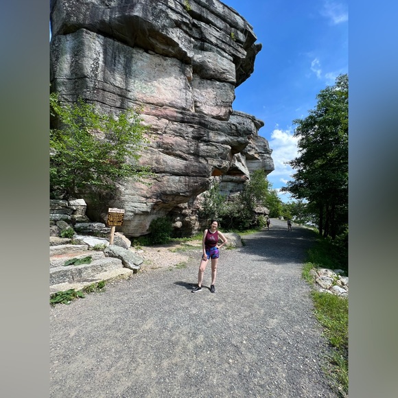 Meet your Posher, Diana. Welcome to my closet! - Picture 9 of 15